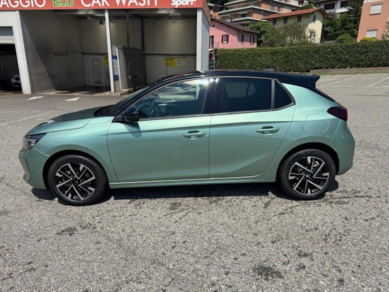 Vehicle image 3 Vehicle image 3