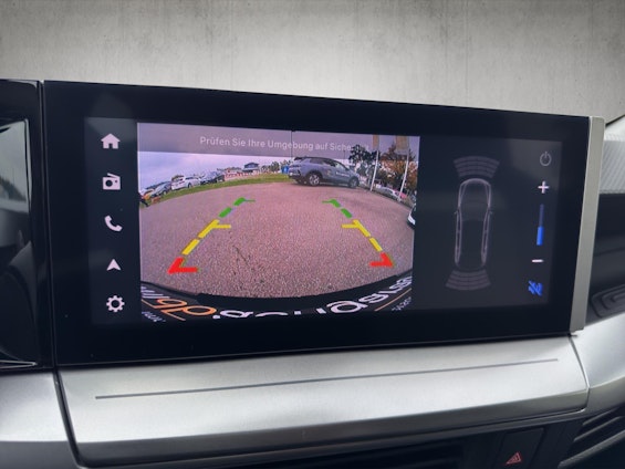 Vehicle image 14 Vehicle image 14