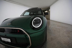 Vehicle image MINI F66 2.0i Cooper S