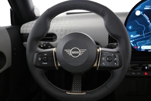 Vehicle image MINI F66 2.0i Cooper S