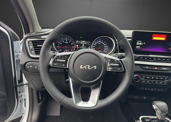 Vehicle image 6 Vehicle image 6