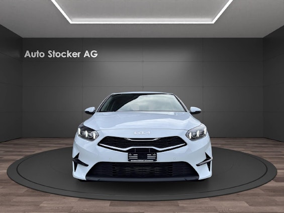 First vehicle image First vehicle image