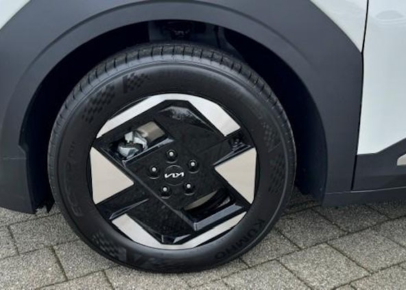 Vehicle image 8 Vehicle image 8