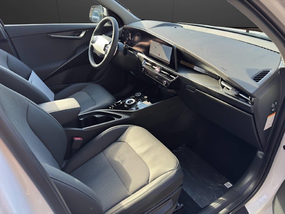 Vehicle image 7 Vehicle image 7