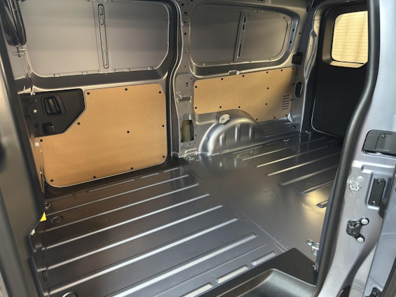 Vehicle image 8 Vehicle image 8