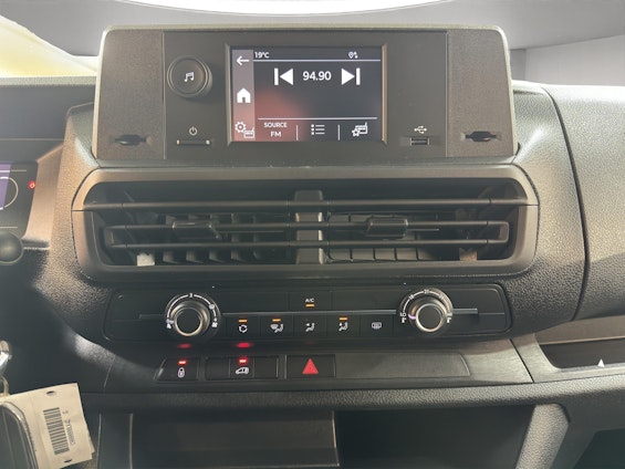 Vehicle image 12 Vehicle image 12