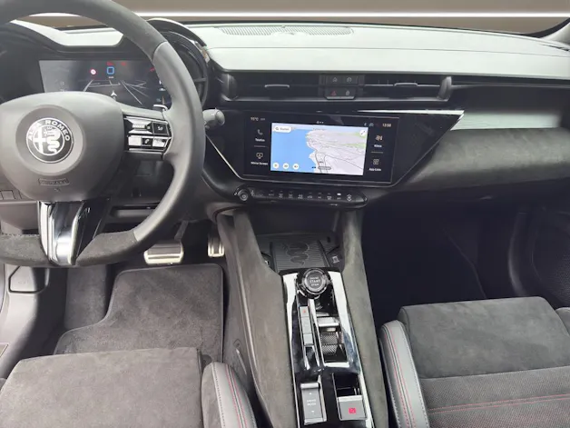 Alfa Romeo Junior 1.2 Ibrida Q4