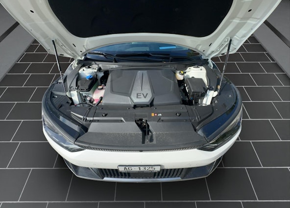 Vehicle image 16 Vehicle image 16