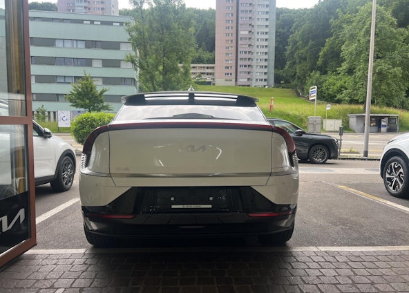 Vehicle image 18 Vehicle image 18