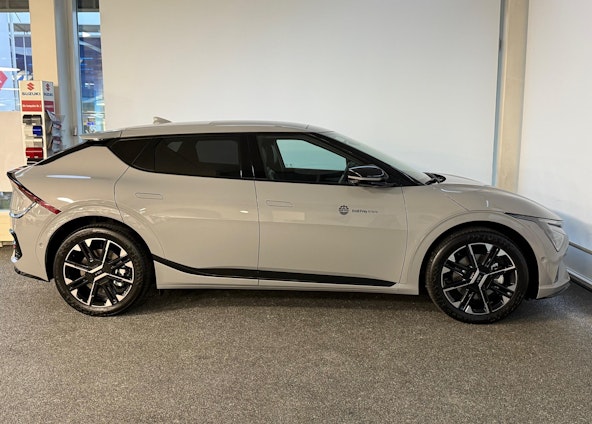 Vehicle image 4 Vehicle image 4