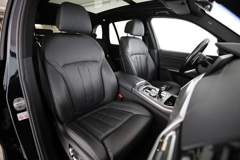 Vehicle image BMW X5