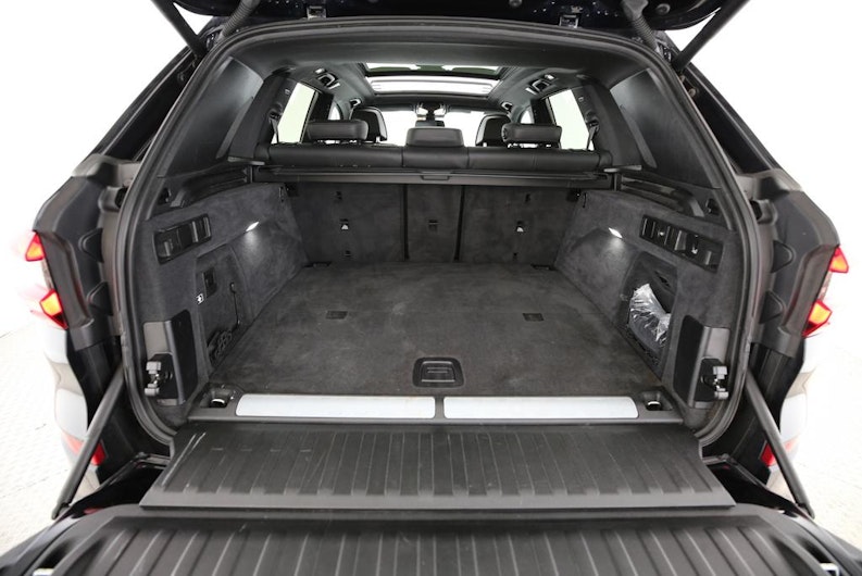 Vehicle image BMW X5