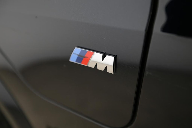 Vehicle image BMW X5