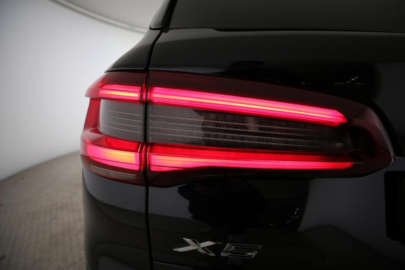 Vehicle image BMW X5