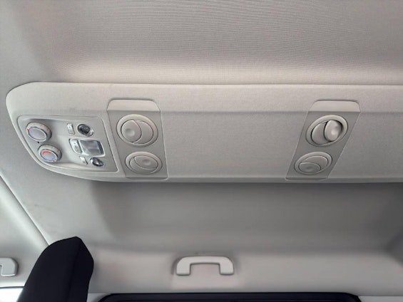 Vehicle image 8 Vehicle image 8