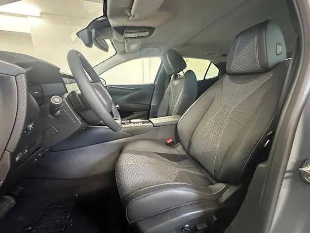DS Automobiles No4 1.2 Hybrid Pallas