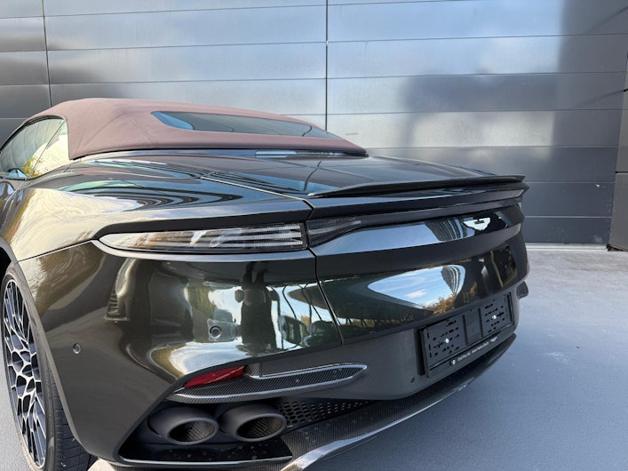 Vehicle image ASTON MARTIN DBS