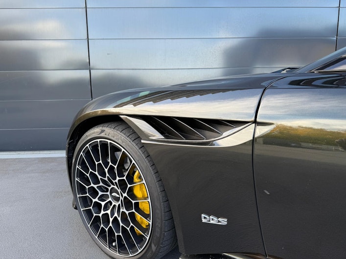 Vehicle image ASTON MARTIN DBS