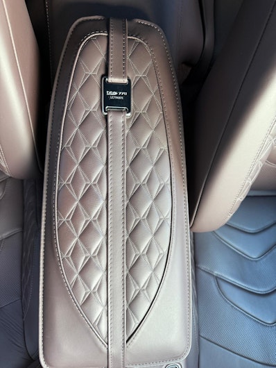 Vehicle image ASTON MARTIN DBS