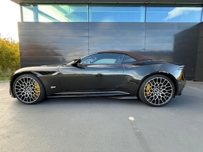 Vehicle image ASTON MARTIN DBS Volante 770 5.2 V12 Bi-Turbo Ultimate