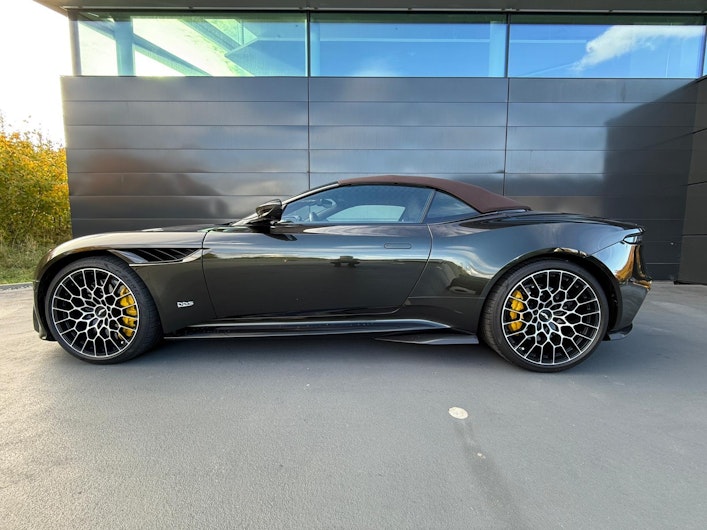 Vehicle image ASTON MARTIN DBS