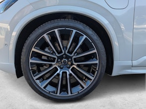 Vehicle image VOLVO XC90 2.0 T8 TE Ultra Dark eAWD