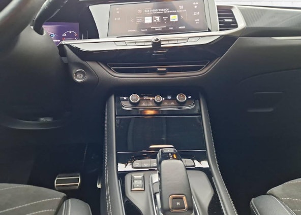 Vehicle image 13 Vehicle image 13