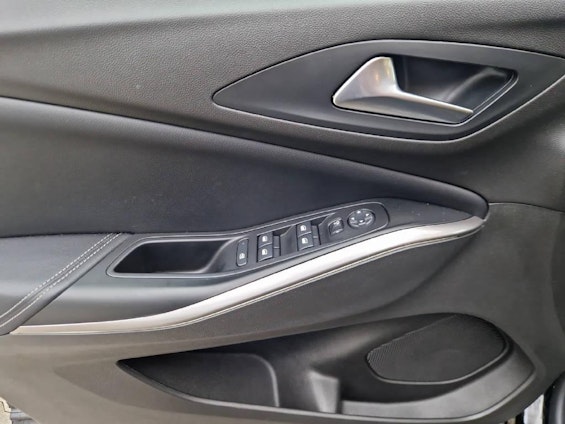 Vehicle image 10 Vehicle image 10