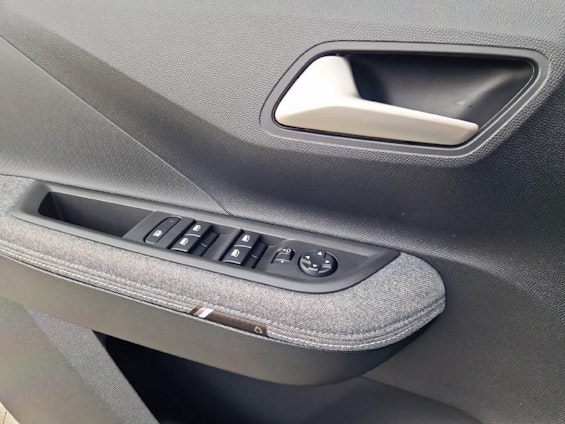 Vehicle image 10 Vehicle image 10