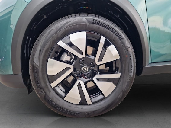 Vehicle image 16 Vehicle image 16