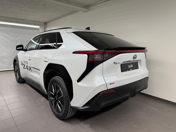Vehicle image TOYOTA BZ4X