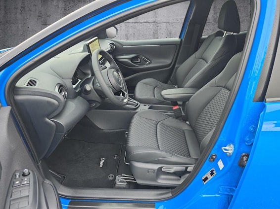 Vehicle image 3 Vehicle image 3