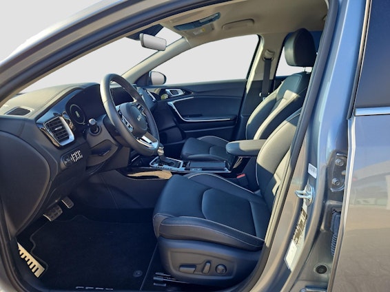 Vehicle image 4 Vehicle image 4