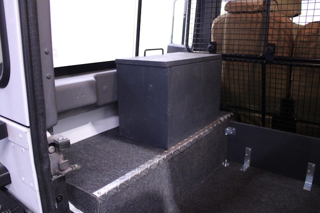 Vehicle image 13