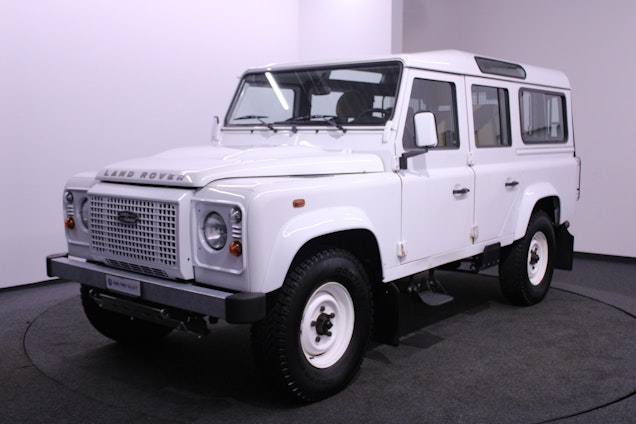 First vehicle image