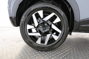 Vehicle image OPEL 1.2 T 145 HEV GS WoW