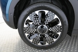 Vehicle image FIAT 600 1.2 Hybrid 145 La Prima