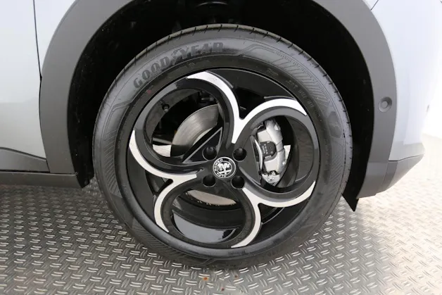 Alfa Romeo Junior 1.2 Ibrida Speciale