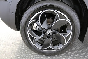 Vehicle image ALFA ROMEO Junior 1.2 Ibrida Q4