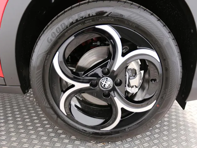 Alfa Romeo Junior 1.2 Ibrida Q4