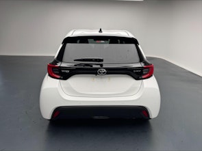 Vehicle image TOYOTA Yaris 1.5 VVT-i HSD Trend