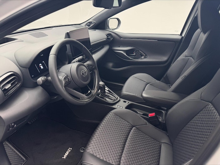 Vehicle image TOYOTA YARIS