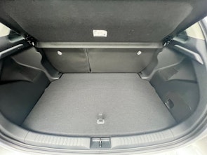 Vehicle image TOYOTA Yaris 1.5 VVT-i HSD Comfort