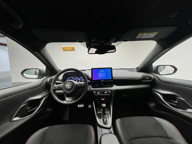 Toyota Yaris 1.5 VVT-i HSD GR Sport