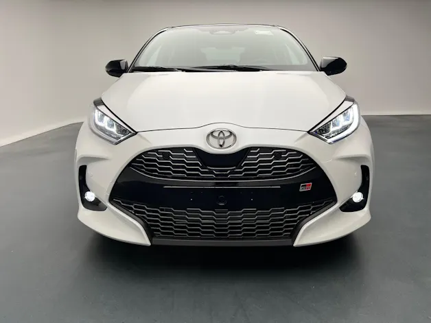 Toyota Yaris 1.5 VVT-i HSD GR Sport