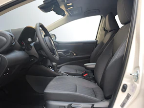 Fahrzeugbild TOYOTA Yaris 1.5 VVT-i HSD Trend