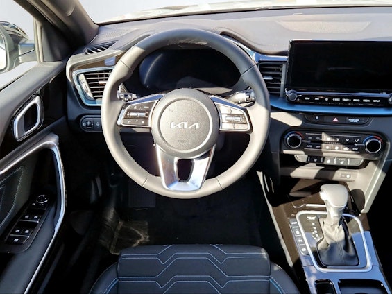 Vehicle image 6 Vehicle image 6