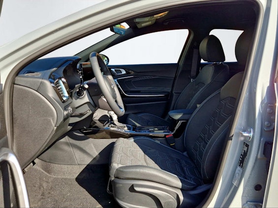 Vehicle image 3 Vehicle image 3