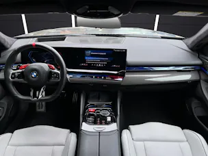 BMW M5 xDrive