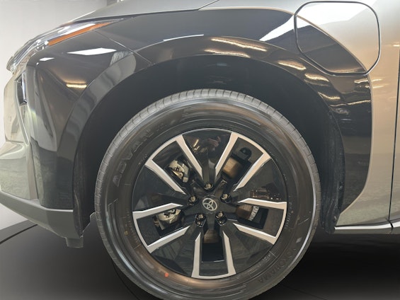 Vehicle image 13 Vehicle image 13